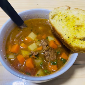 Sopa de carne com legumes